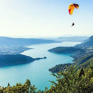 Bild zeigt den See von Annecy. Bild zeigt den See von Annecy.